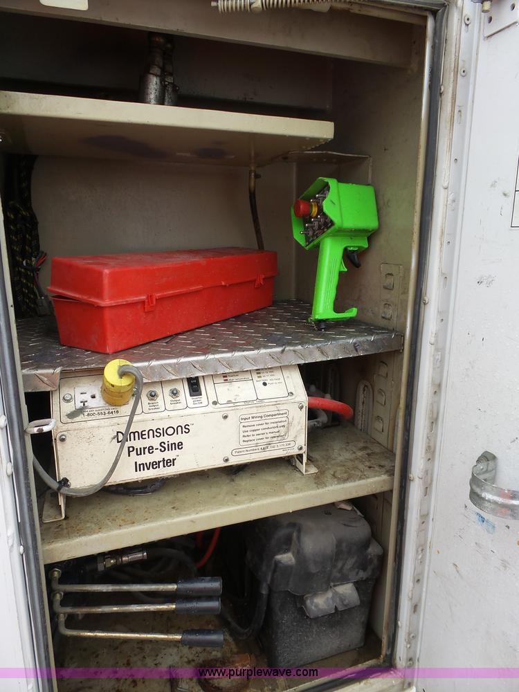 image for item J4197 2007 Ford F550 Super Duty service truck with crane