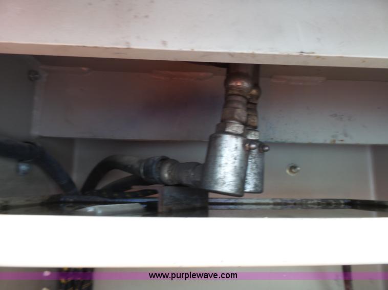 image for item J4197 2007 Ford F550 Super Duty service truck with crane