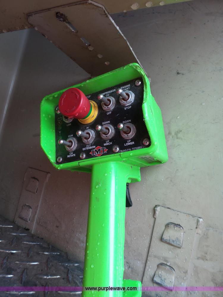 image for item J4197 2007 Ford F550 Super Duty service truck with crane