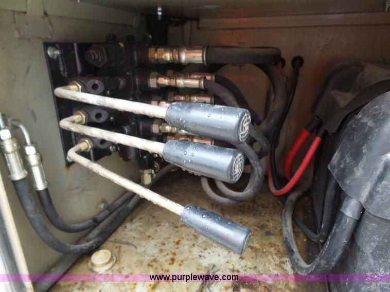 image for item J4197 2007 Ford F550 Super Duty service truck with crane