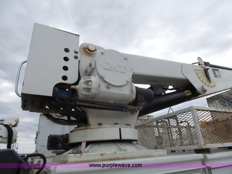 image for item J4197 2007 Ford F550 Super Duty service truck with crane