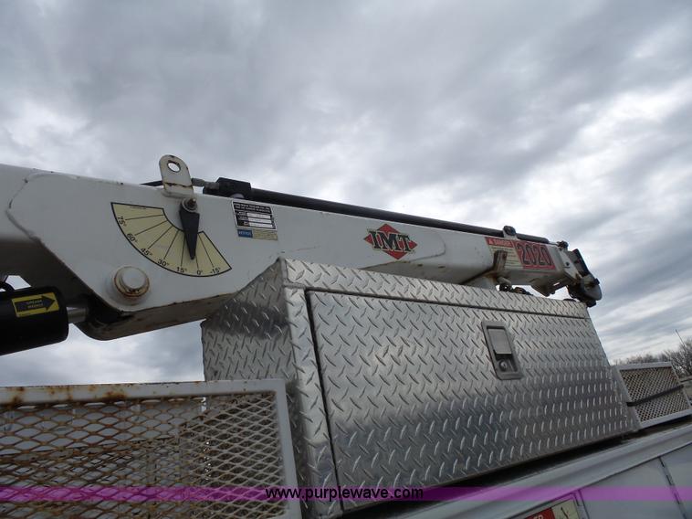 image for item J4197 2007 Ford F550 Super Duty service truck with crane