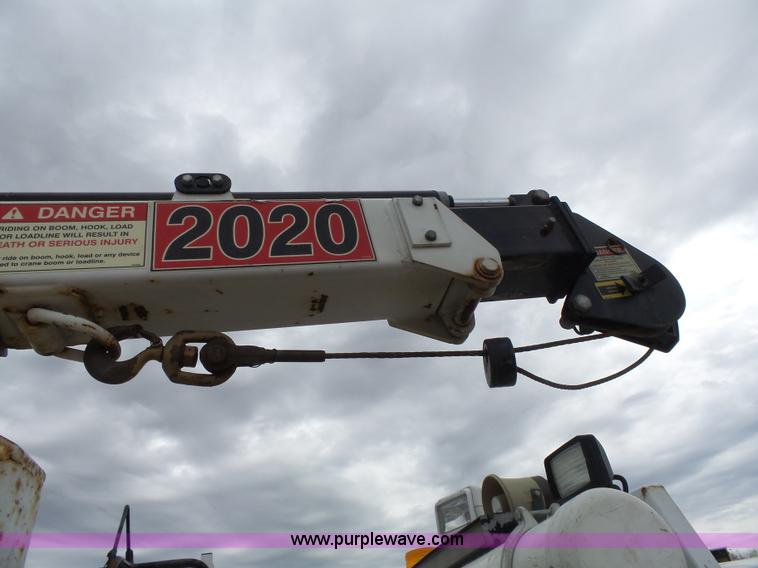 image for item J4197 2007 Ford F550 Super Duty service truck with crane