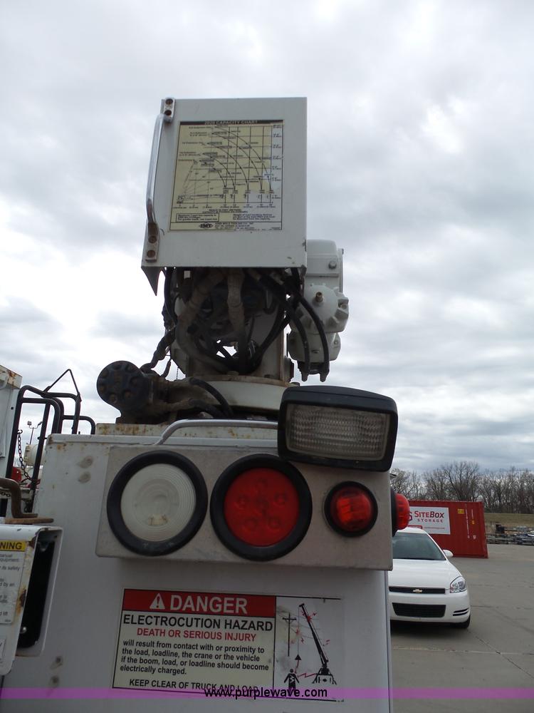 image for item J4197 2007 Ford F550 Super Duty service truck with crane