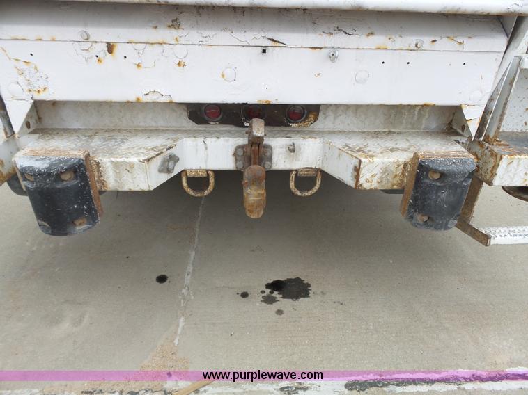 image for item J4197 2007 Ford F550 Super Duty service truck with crane