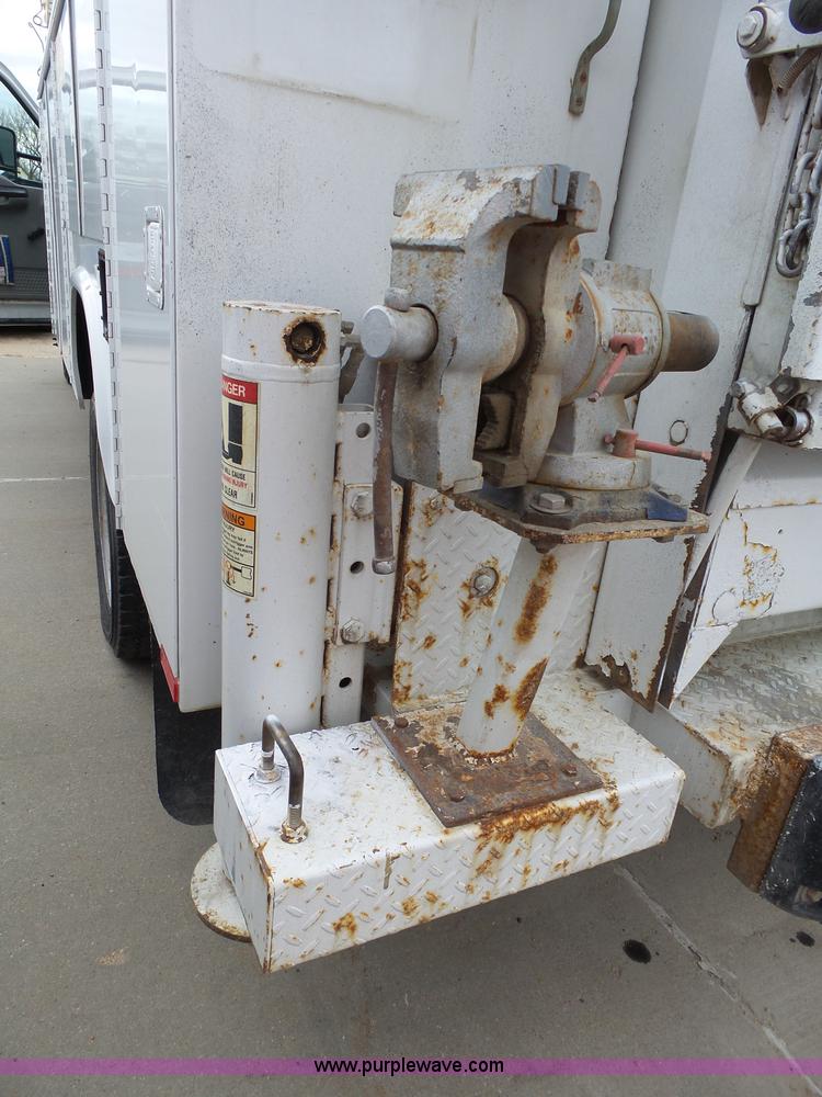 image for item J4197 2007 Ford F550 Super Duty service truck with crane