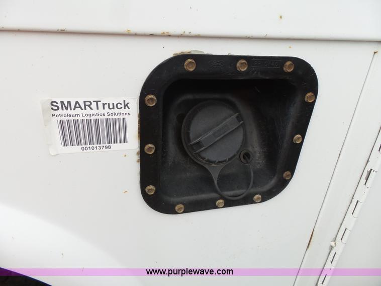 image for item J4197 2007 Ford F550 Super Duty service truck with crane