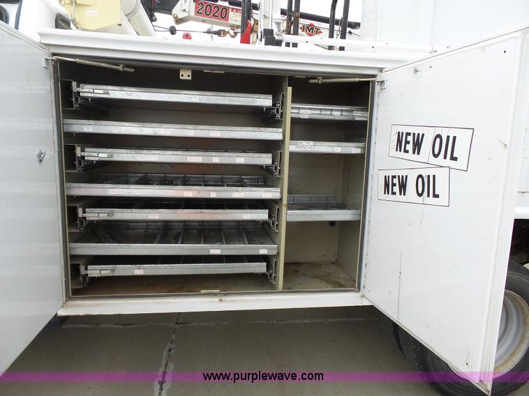 image for item J4197 2007 Ford F550 Super Duty service truck with crane