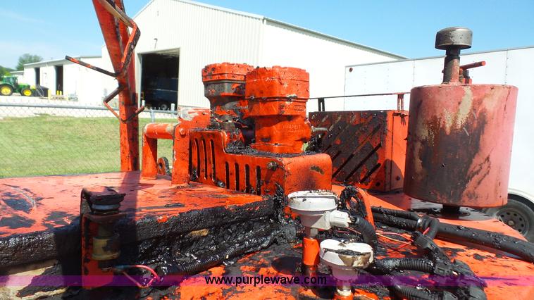 image for item J4605 Crafco Supershot SS125 melter/applicator