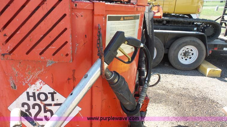 image for item J4605 Crafco Supershot SS125 melter/applicator