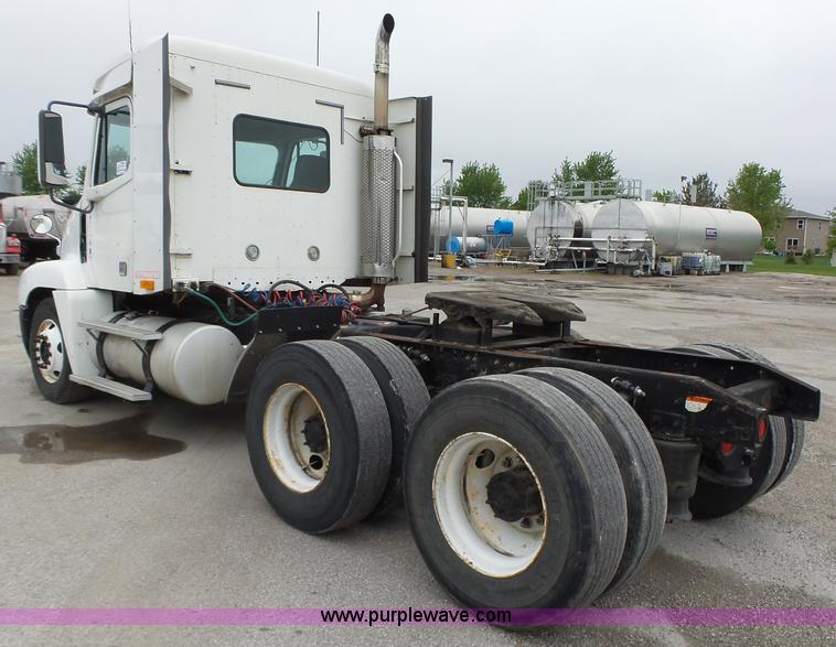 image for item K2234 1999 Freightliner Century Class semi truck