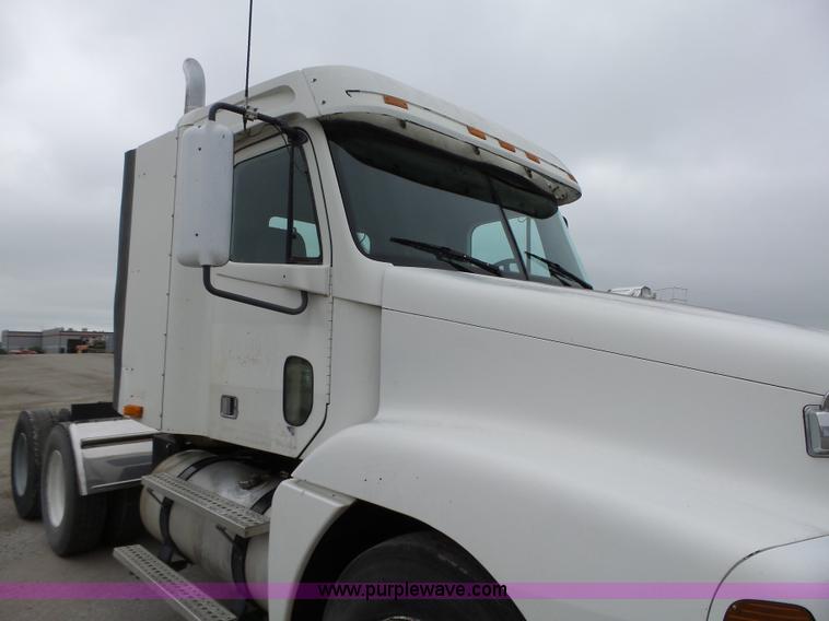 image for item K2234 1999 Freightliner Century Class semi truck