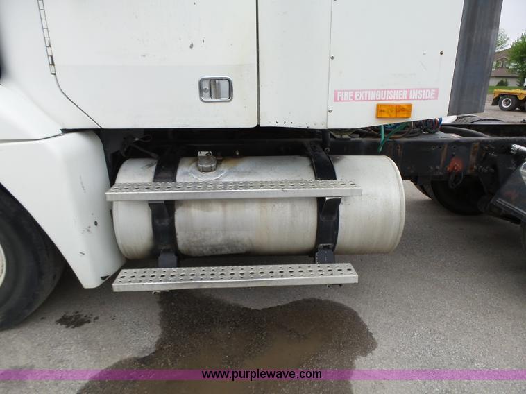 image for item K2234 1999 Freightliner Century Class semi truck