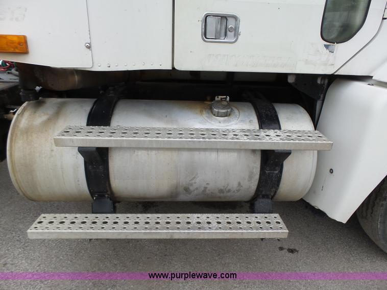 image for item K2234 1999 Freightliner Century Class semi truck