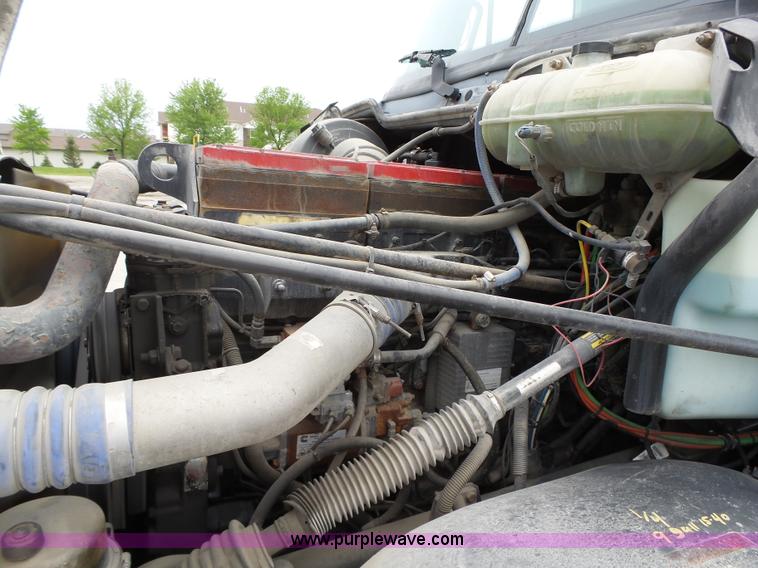 image for item K2234 1999 Freightliner Century Class semi truck