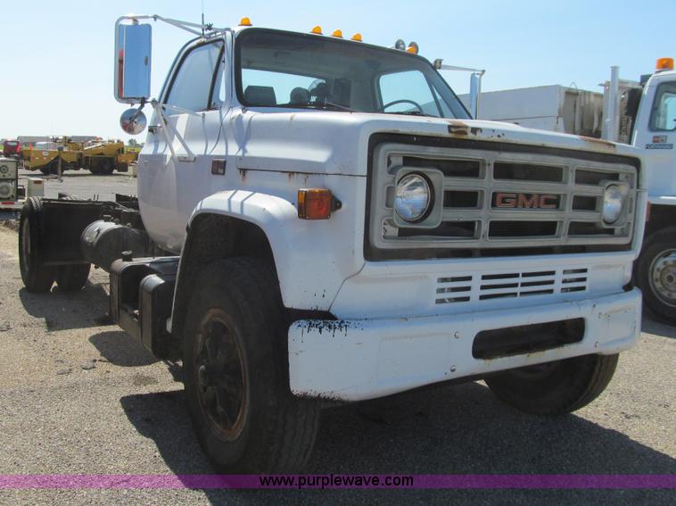 image for item K2236 1986 GMC Top Kick truck chassis