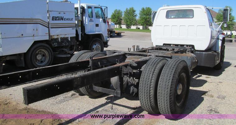 image for item K2236 1986 GMC Top Kick truck chassis