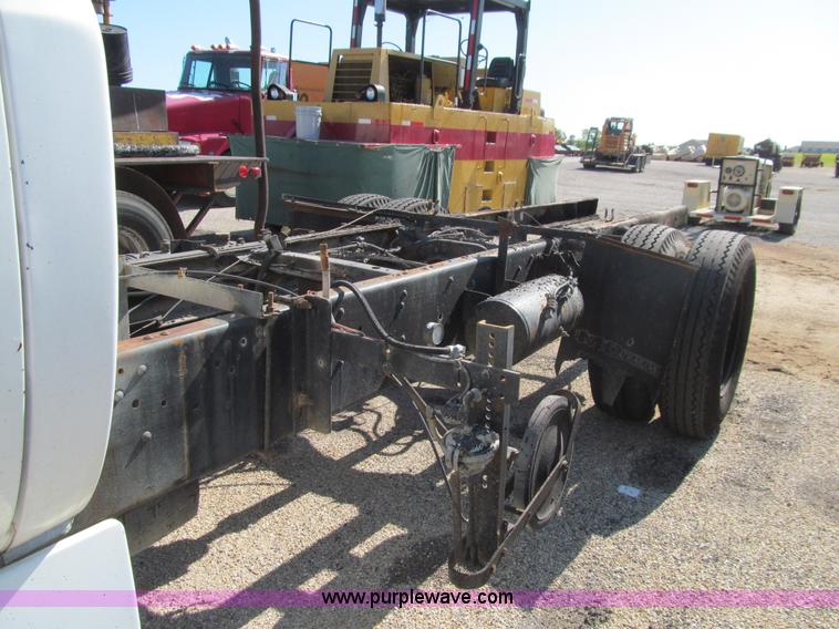 image for item K2236 1986 GMC Top Kick truck chassis