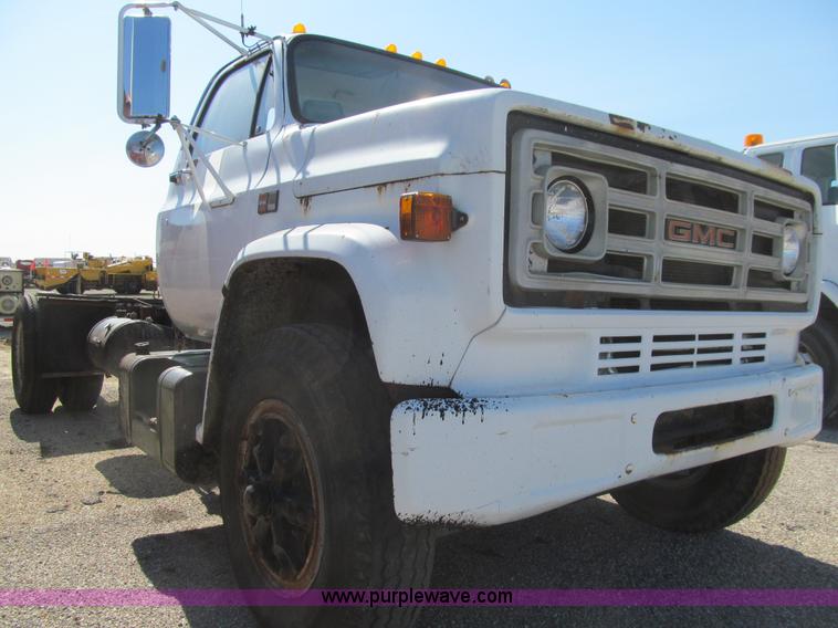 image for item K2236 1986 GMC Top Kick truck chassis