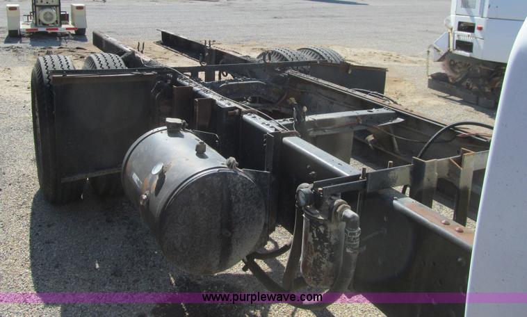 image for item K2236 1986 GMC Top Kick truck chassis