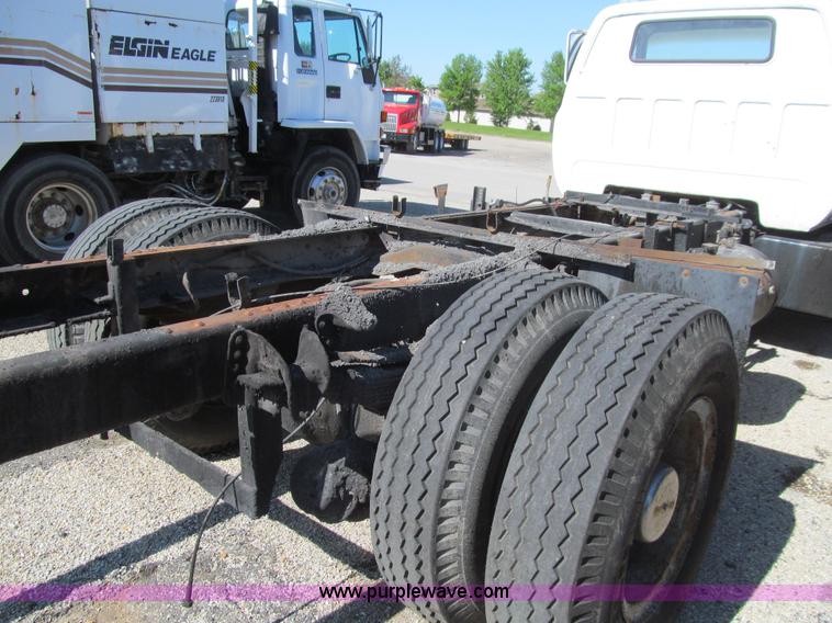 image for item K2236 1986 GMC Top Kick truck chassis