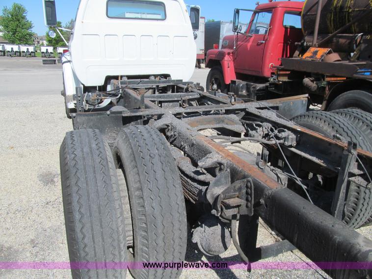 image for item K2236 1986 GMC Top Kick truck chassis