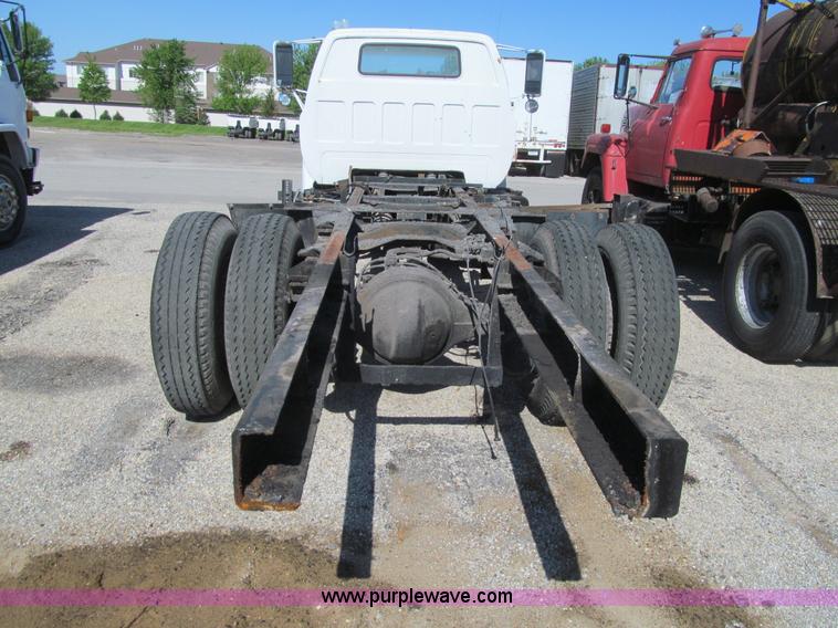 image for item K2236 1986 GMC Top Kick truck chassis