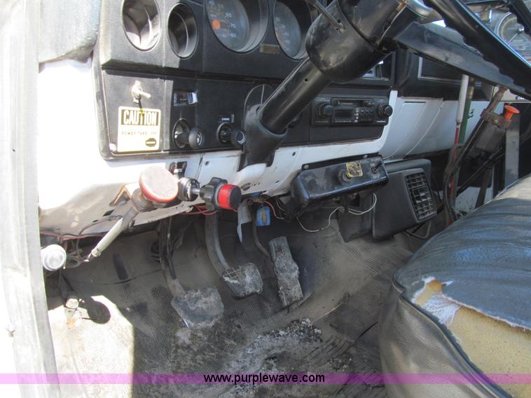 image for item K2236 1986 GMC Top Kick truck chassis
