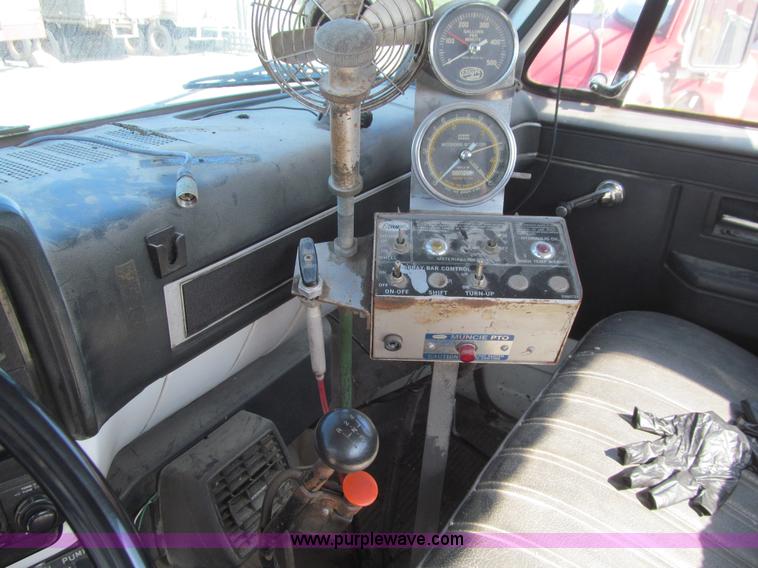 image for item K2236 1986 GMC Top Kick truck chassis