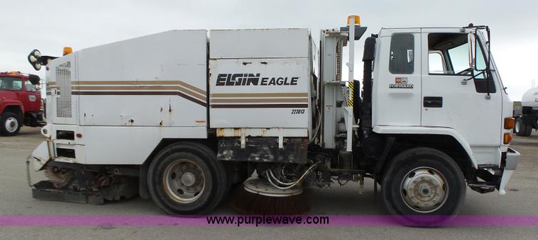 image for item K2237 1994 Elgin Eagle street sweeper
