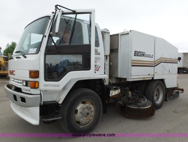 image for item K2237 1994 Elgin Eagle street sweeper