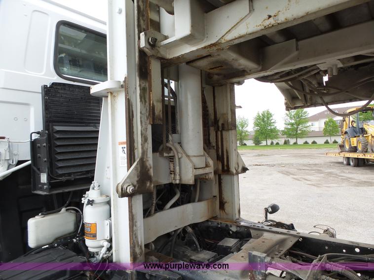 image for item K2237 1994 Elgin Eagle street sweeper