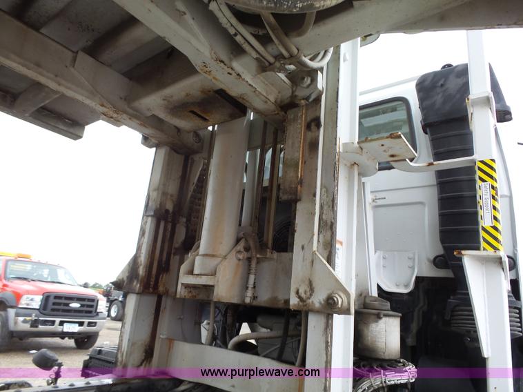 image for item K2237 1994 Elgin Eagle street sweeper