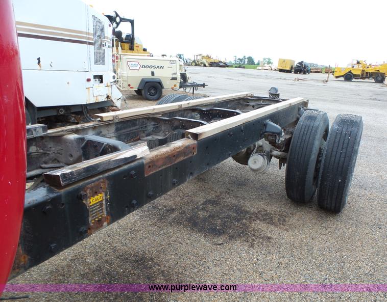 image for item K2238 1981 Mack RG685T truck chassis