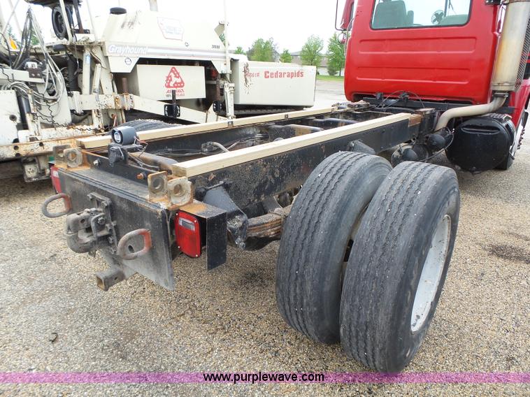 image for item K2238 1981 Mack RG685T truck chassis