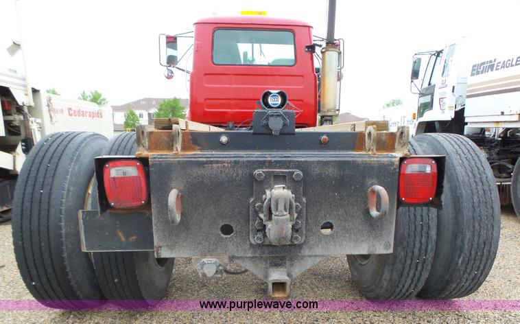 image for item K2238 1981 Mack RG685T truck chassis