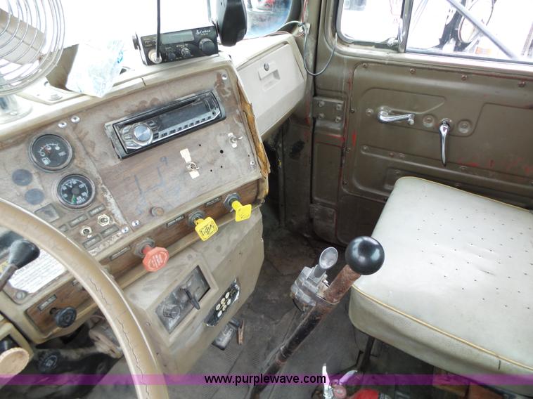 image for item K2238 1981 Mack RG685T truck chassis