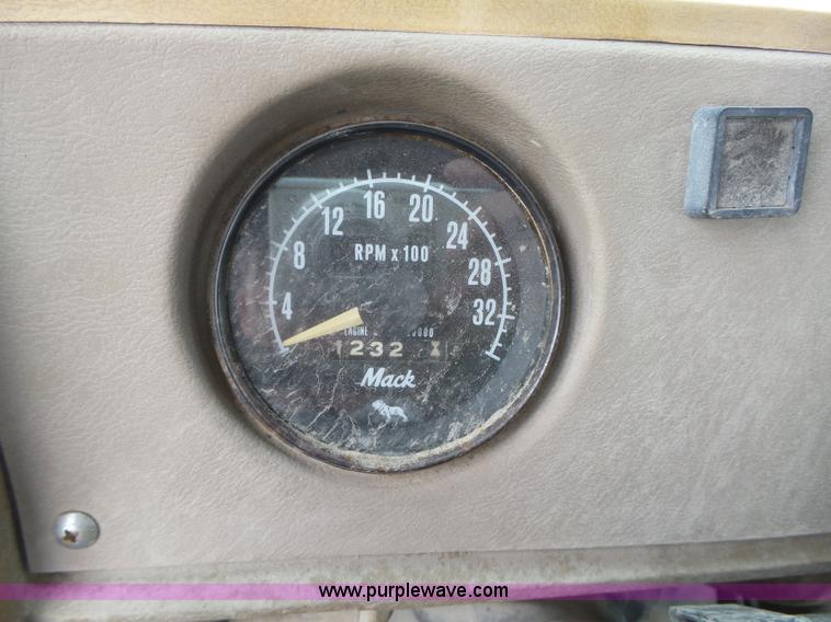 image for item K2238 1981 Mack RG685T truck chassis