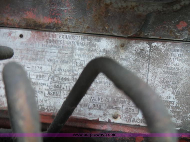 image for item K2238 1981 Mack RG685T truck chassis