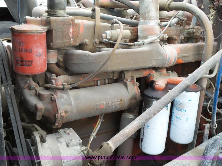 image for item K2238 1981 Mack RG685T truck chassis