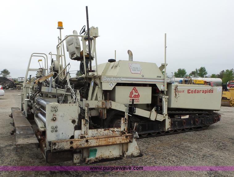 image for item K2239 1998 Cedarapids CR561R paver