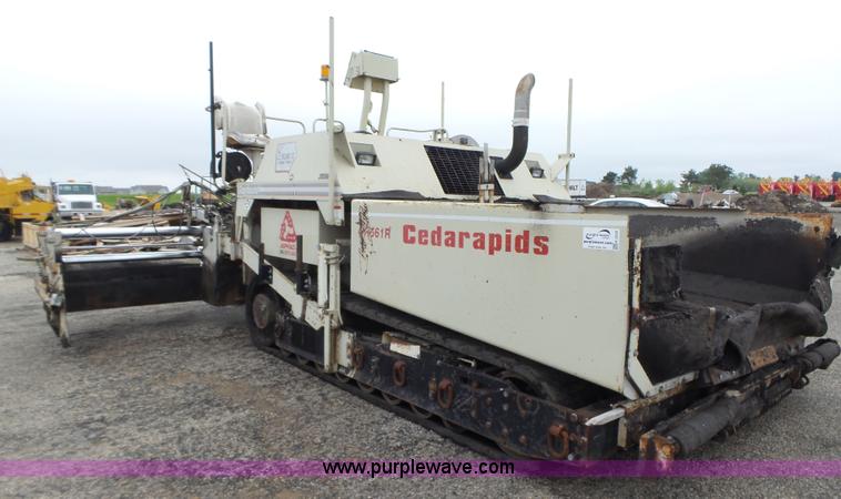 image for item K2239 1998 Cedarapids CR561R paver