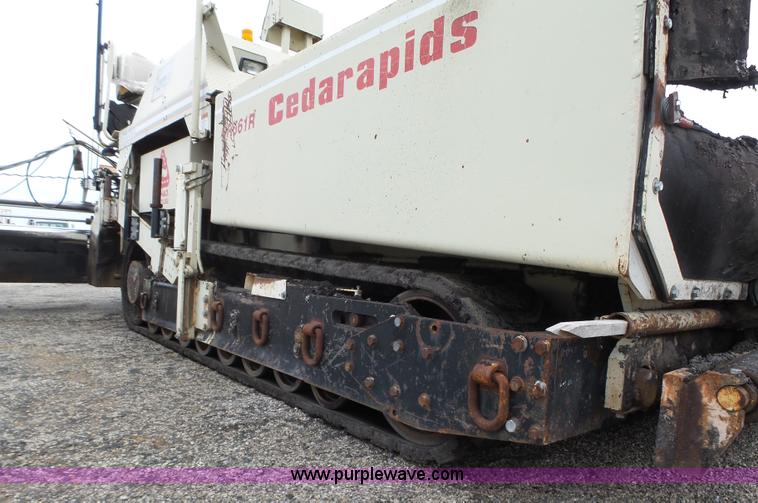 image for item K2239 1998 Cedarapids CR561R paver