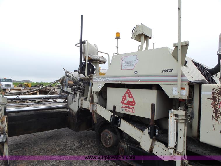 image for item K2239 1998 Cedarapids CR561R paver