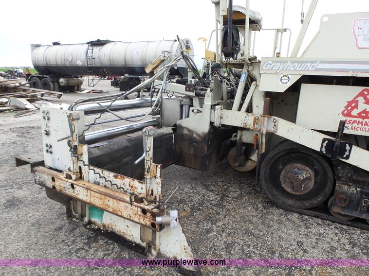 image for item K2239 1998 Cedarapids CR561R paver