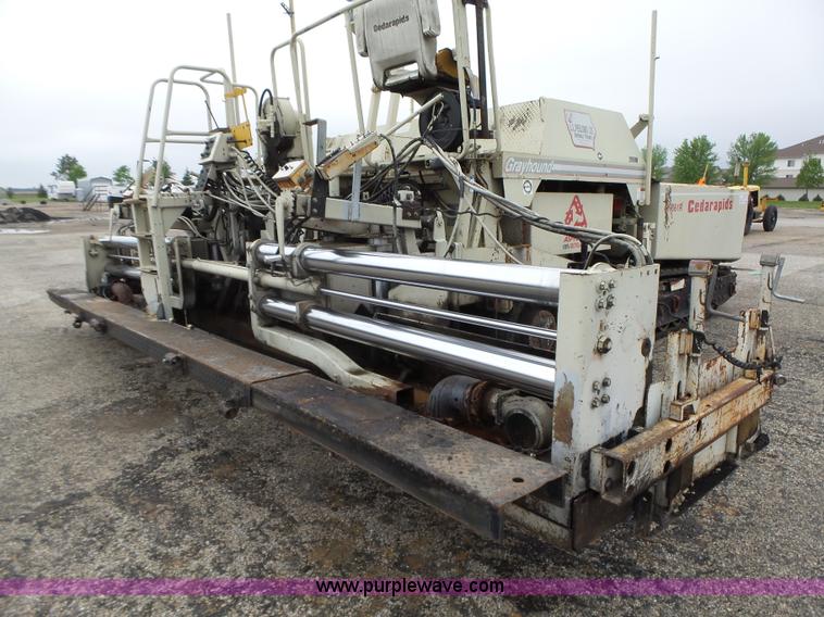 image for item K2239 1998 Cedarapids CR561R paver