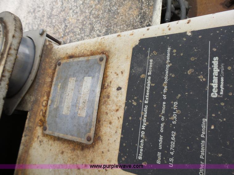 image for item K2239 1998 Cedarapids CR561R paver