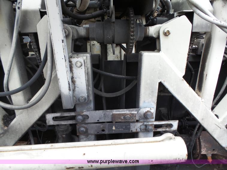 image for item K2239 1998 Cedarapids CR561R paver