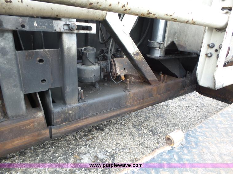 image for item K2239 1998 Cedarapids CR561R paver