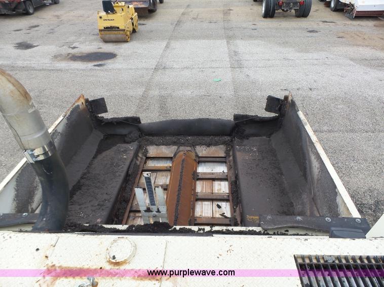 image for item K2239 1998 Cedarapids CR561R paver